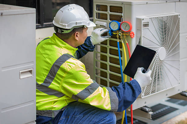 Professional Hvac technician working in Warsaw, NC